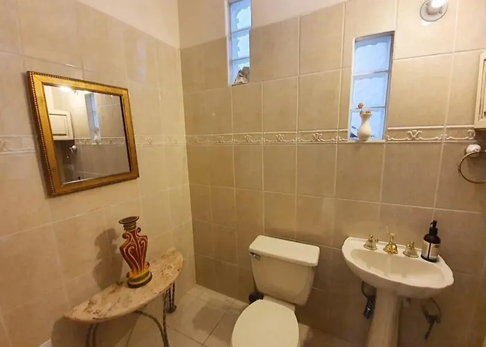 5 Min Walk - Private Casa Shona 5 Bedroom Holiday home *