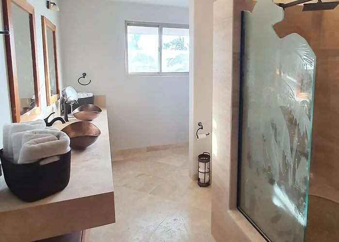 5 Min Walk - Private Casa Shona 5 Bedroom *